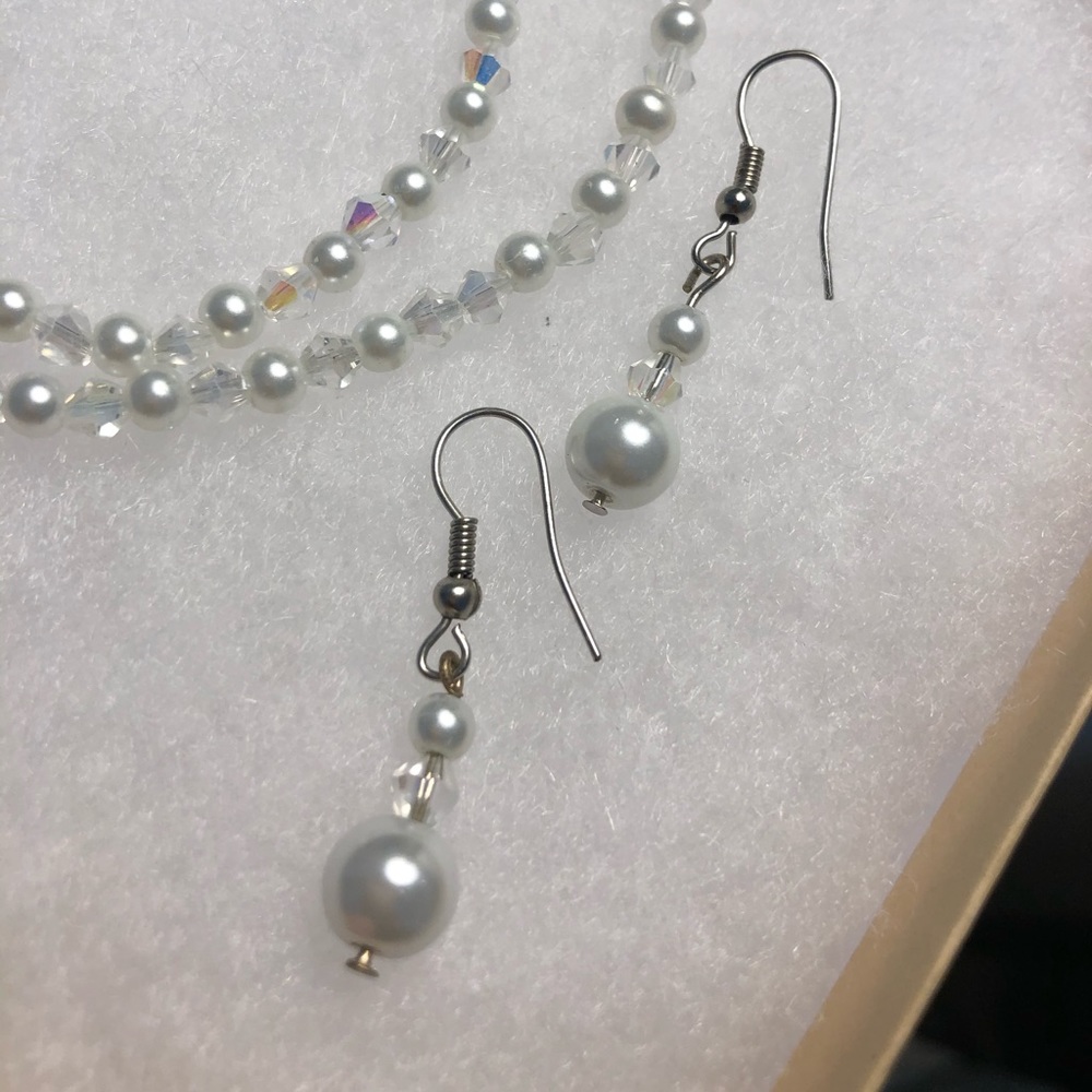 Excellent Faux White Pearl Set
